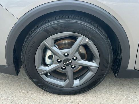 Used 2025 Kia K4 LXS image 6