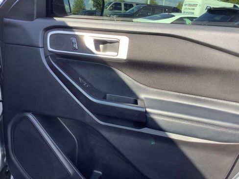 Used 2020 Ford Explorer XLT w/ Comfort Package image 27