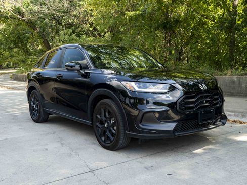 Used 2025 Honda HR-V Sport image 2