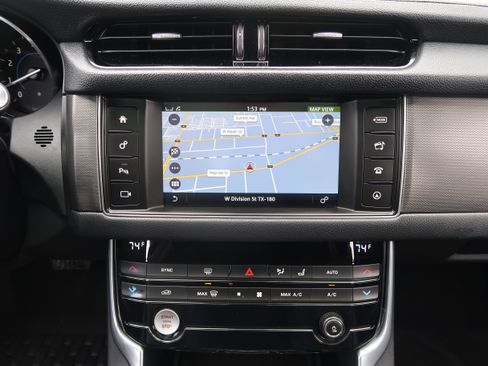Used 2016 Jaguar XF S RWD image 16