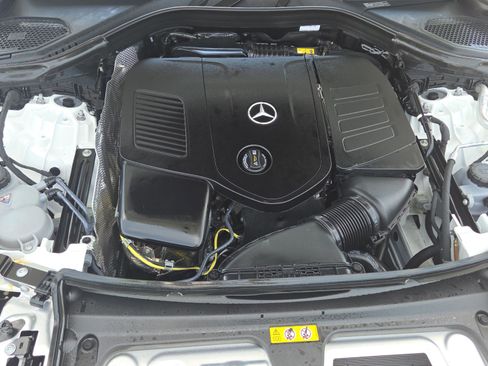 Used 2025 Mercedes-Benz GLC 300 image 19