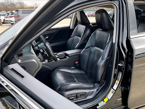 Used 2019 Lexus ES 350 Ultra Luxury w/ Accessory Package 2 image 8