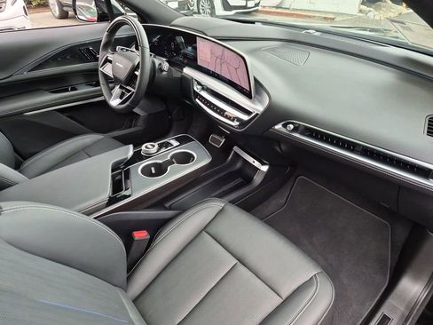 Used 2026 Cadillac Lyriq V AWD/4WD image 22