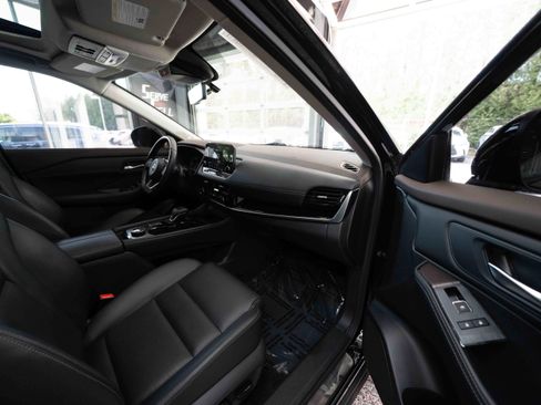 Used 2023 Nissan Rogue SL w/ SL Premium Package image 26