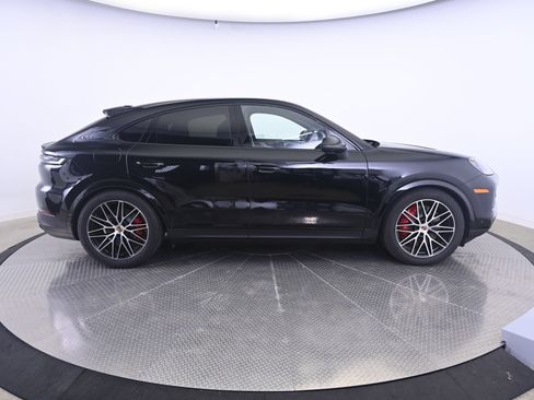 Certified 2026 Porsche Cayenne S AWD/4WD image 8
