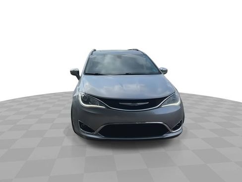 Used 2020 Chrysler Pacifica Limited image 4