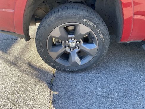 Used 2022 RAM 1500 Big Horn w/ Built-to-serve Edition image 5