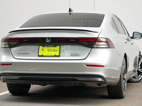 Used 2023 Honda Accord Sport image 4