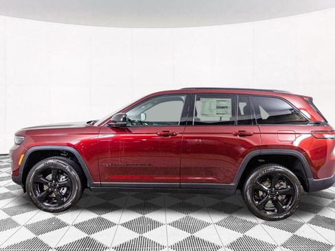 New 2025 Jeep Grand Cherokee Altitude image 12