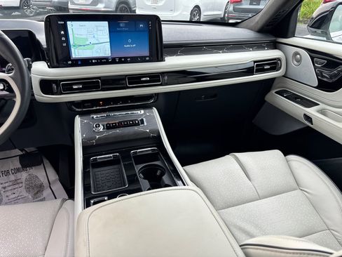Certified 2025 Lincoln Aviator Black Label AWD/4WD image 31