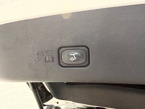 Used 2024 Lincoln Nautilus Premier w/ Equipment Group 102A AWD/4WD image 8