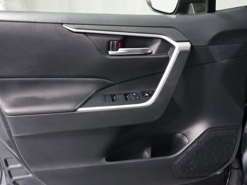 Used 2020 Toyota RAV4 XLE image 29