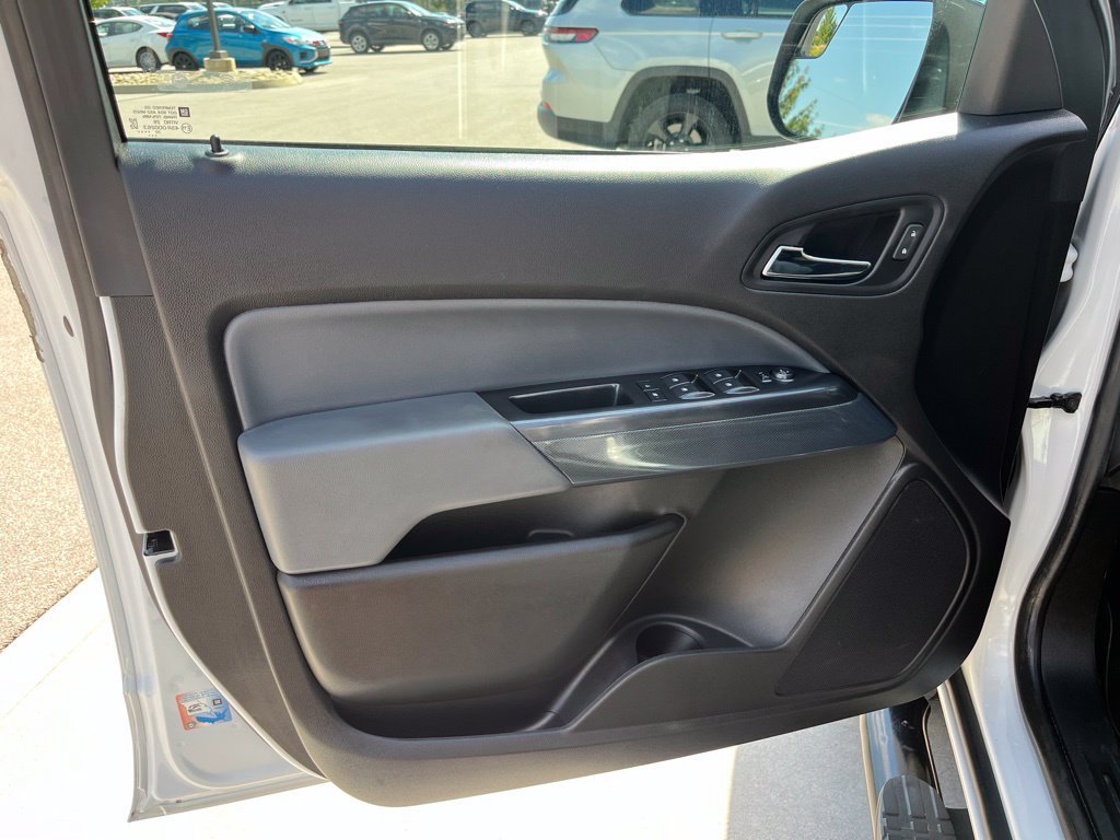 Used 2021 Chevrolet Colorado Z71 w/ Safety Package AWD/4WD image 6