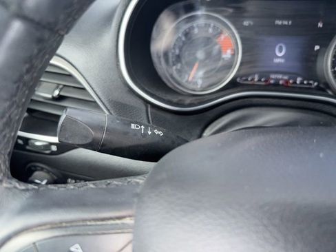 Used 2021 Jeep Cherokee Trailhawk w/ Technology Group image 40