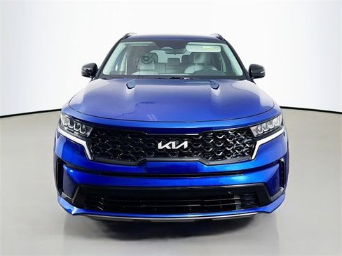 Used 2023 Kia Sorento S image 2
