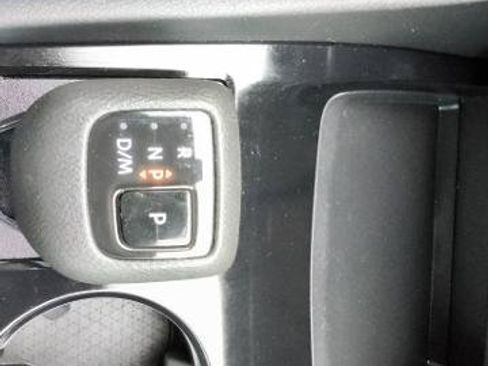 Used 2021 Nissan Rogue S FWD image 30