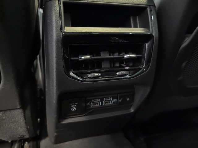 Used 2024 Jeep Grand Cherokee Limited w/ Luxury Tech Group II AWD/4WD image 35