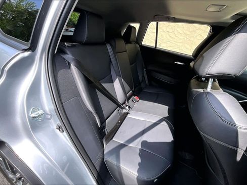 Certified 2026 Toyota Corolla Cross XLE w/ Convenience Package FWD image 20