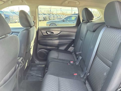 Used 2017 Nissan Rogue SV image 23