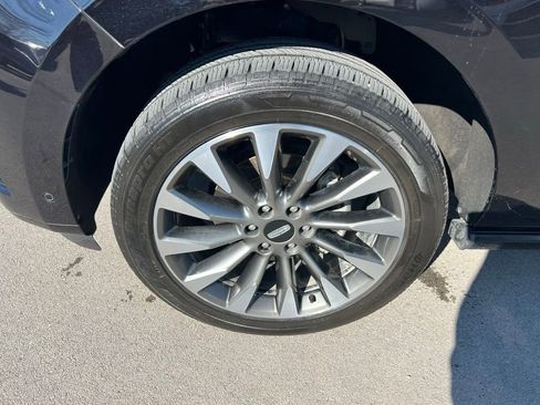 Used 2021 Lincoln Navigator L Reserve w/ Luxury Package image 11