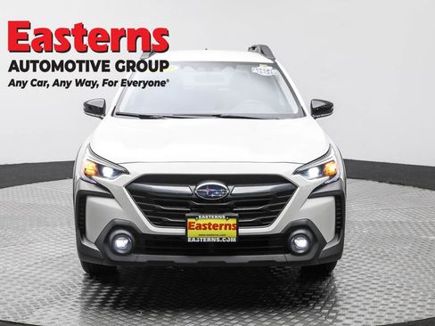 Used 2024 Subaru Outback Premium AWD/4WD image 2