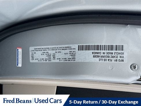 Used 2024 Chrysler Pacifica Touring-L FWD image 19
