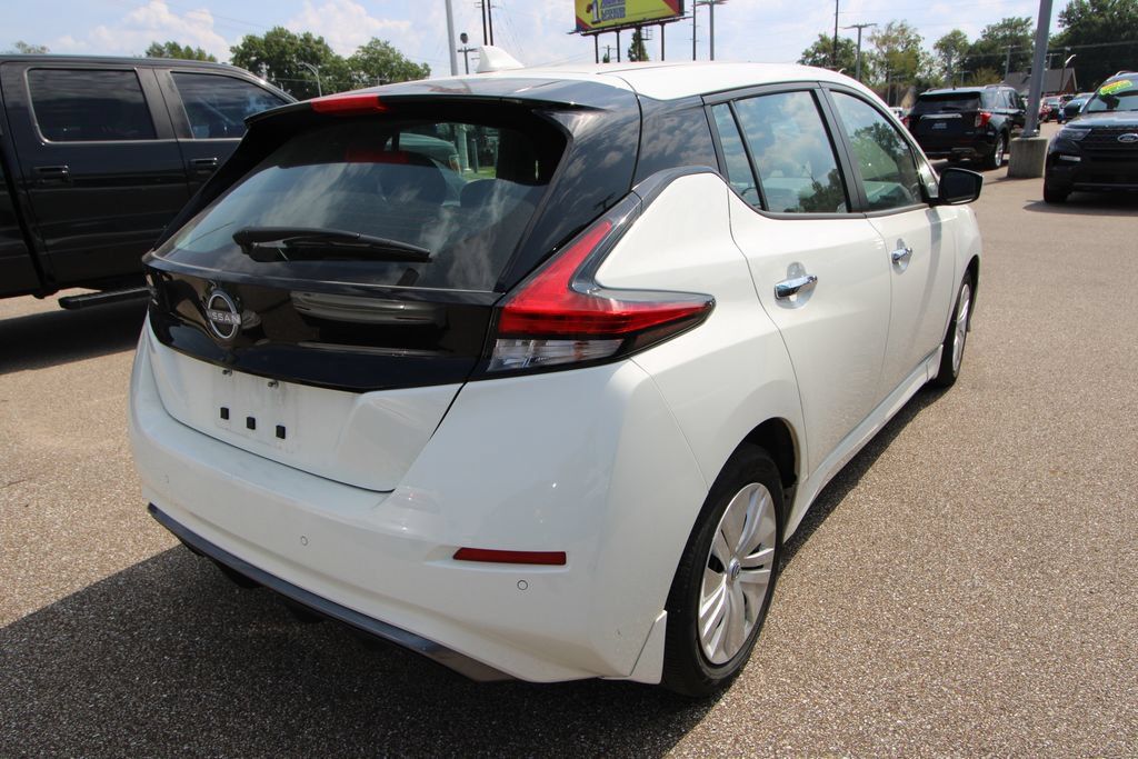 Used 2025 Nissan Leaf S FWD image 9