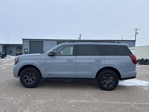 Used 2025 Ford Expedition Tremor image 5