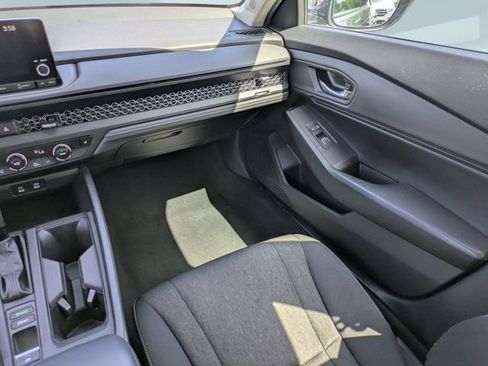 Used 2024 Honda Accord EX image 17