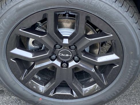 New 2025 Honda Pilot Touring image 7