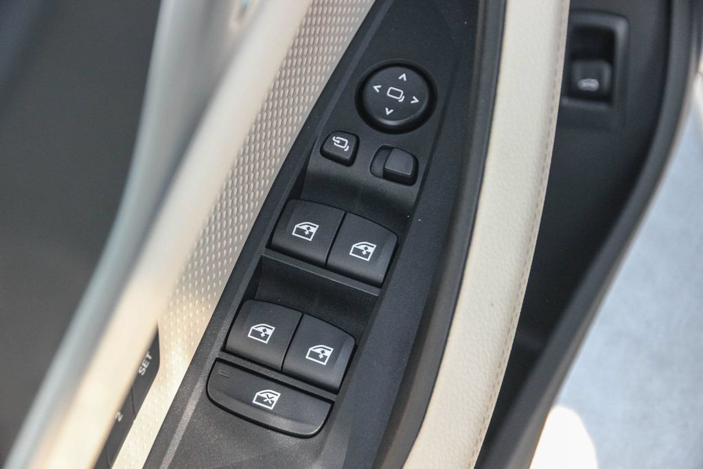 Used 2025 BMW i4 eDrive40 w/ Parking Assistance Package RWD image 21