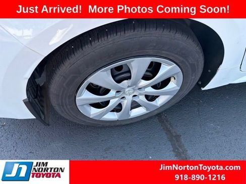 Used 2022 Toyota Corolla LE FWD image 9