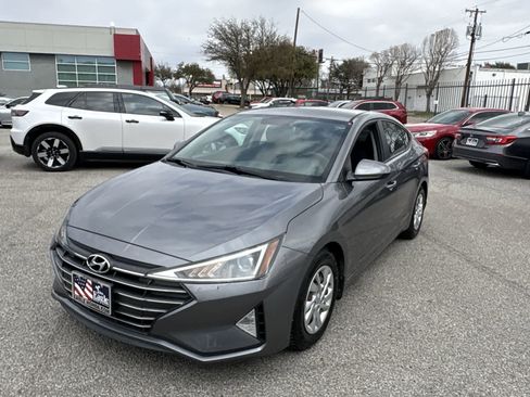 Used 2019 Hyundai Elantra SE w/ Cargo Package image 17