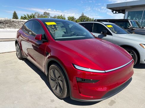 Used 2026 Tesla Model Y AWD image 2