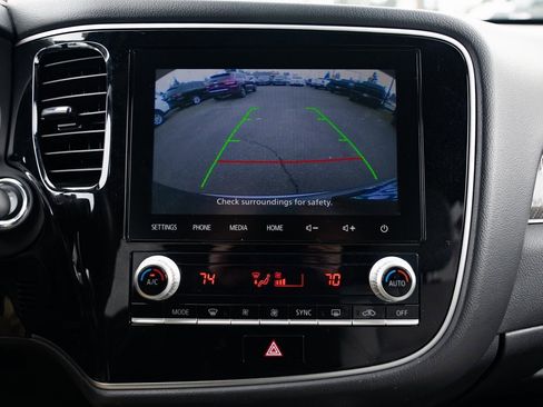 Used 2022 Mitsubishi Outlander LE image 15