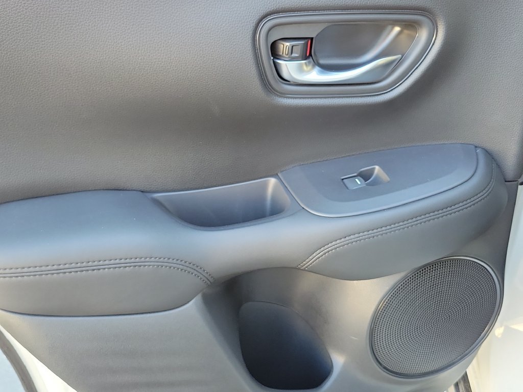 Certified 2025 Honda HR-V LX image 15