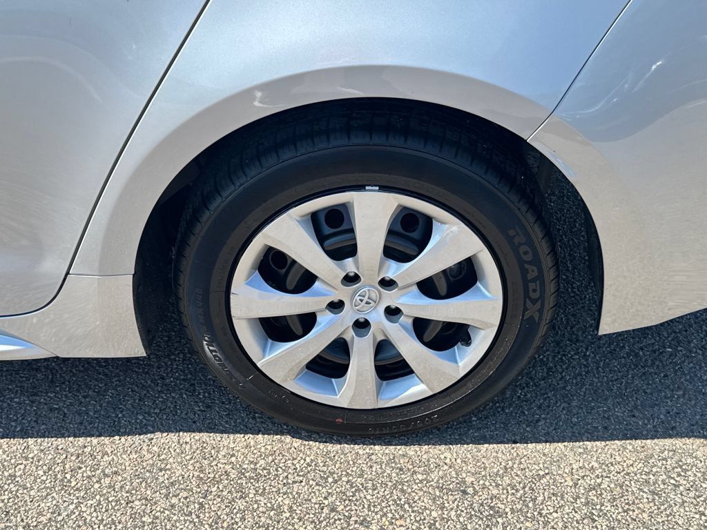 Used 2024 Toyota Corolla LE FWD image 43