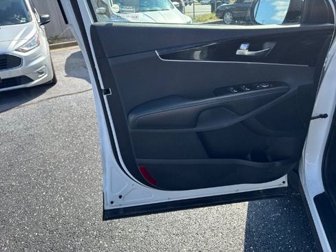 Used 2019 Kia Sorento EX AWD/4WD image 17