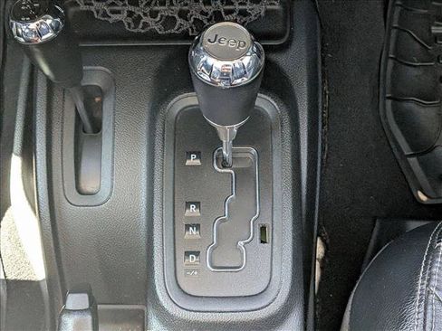 Used 2017 Jeep Wrangler Unlimited Rubicon AWD/4WD image 12
