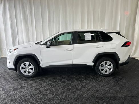 Used 2024 Toyota RAV4 LE AWD/4WD image 28