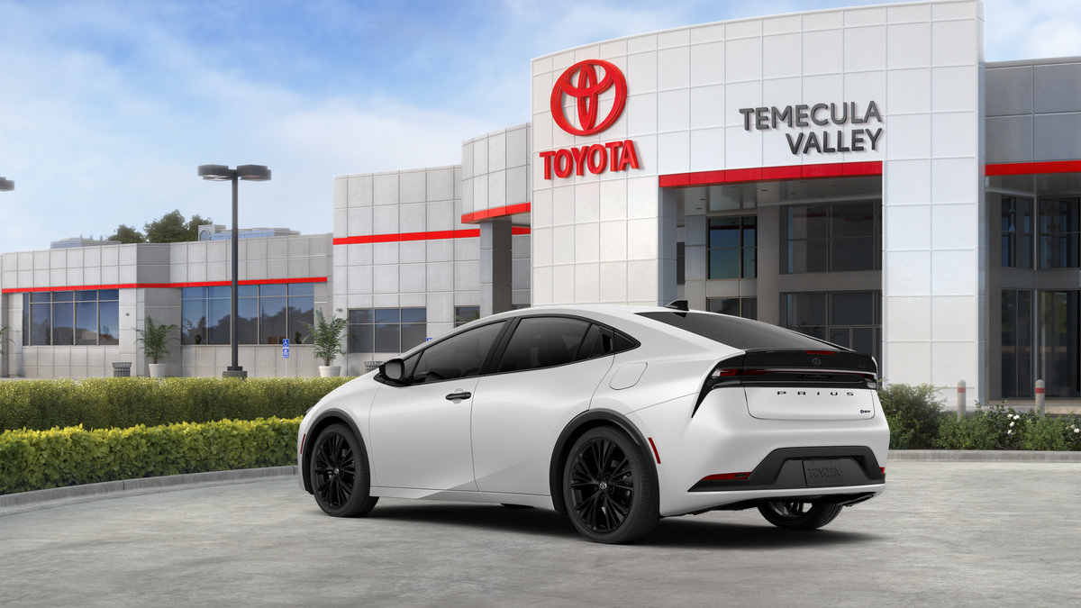 New 2027 Toyota Prius FWD image 8