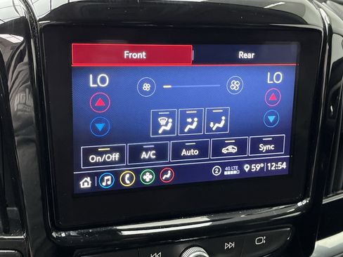 Used 2020 Chevrolet Traverse LT FWD image 20