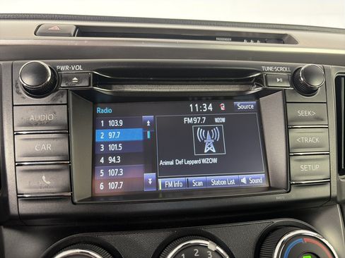Used 2018 Toyota RAV4 LE w/ All Weather Liner Package FWD image 19