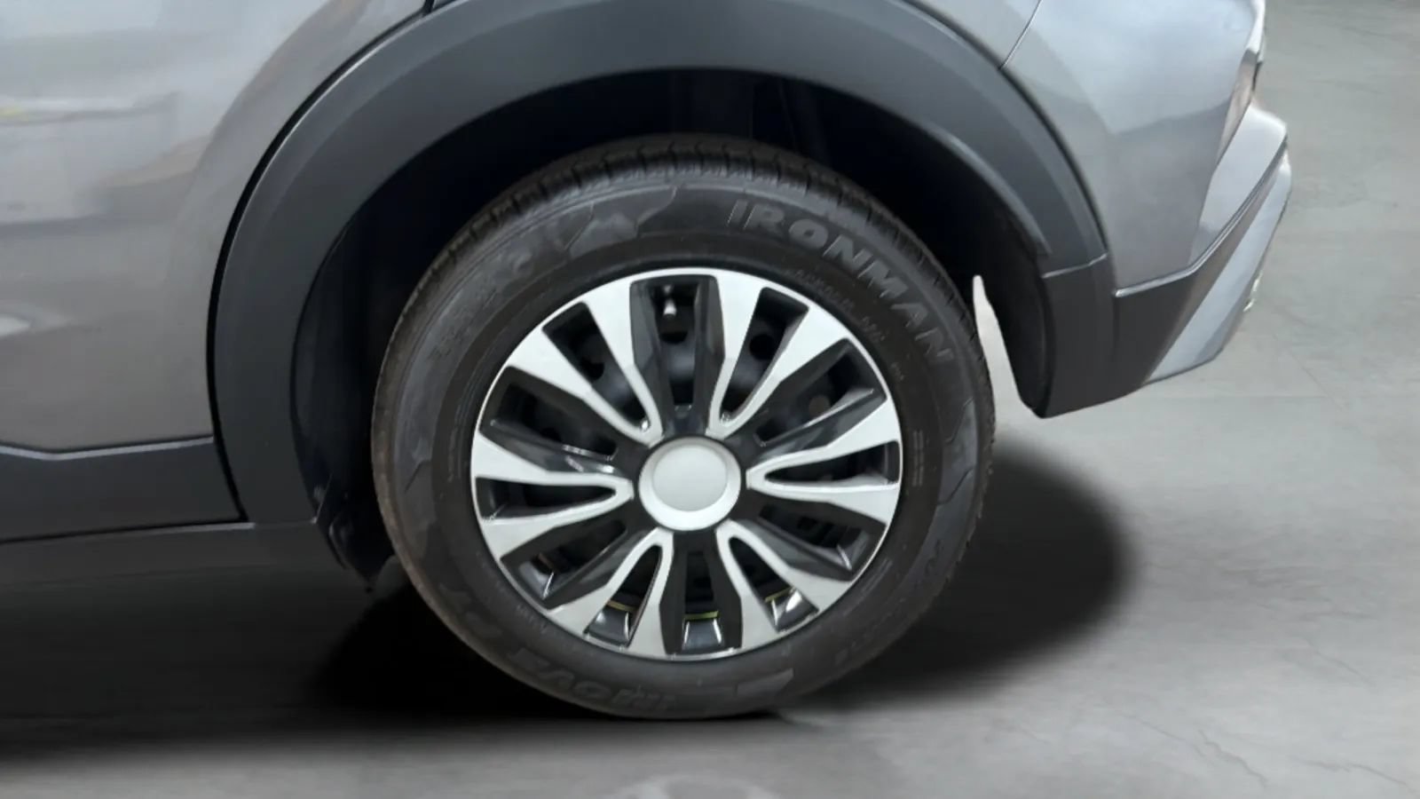 Used 2021 Nissan Kicks S FWD image 28