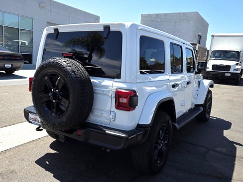 Used 2021 Jeep Wrangler Unlimited Sahara AWD/4WD image 5