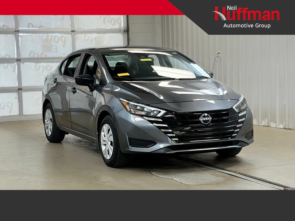 Used 2025 Nissan Versa S w/ Trunk Package FWD image 1