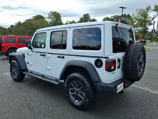 Used 2025 Jeep Wrangler Unlimited Sport AWD/4WD image 9