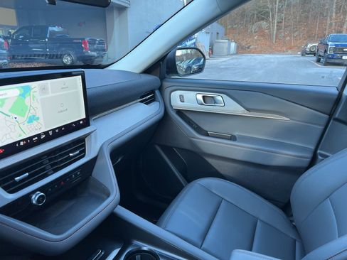 New 2025 Ford Explorer Active w/ Active Comfort Package image 29