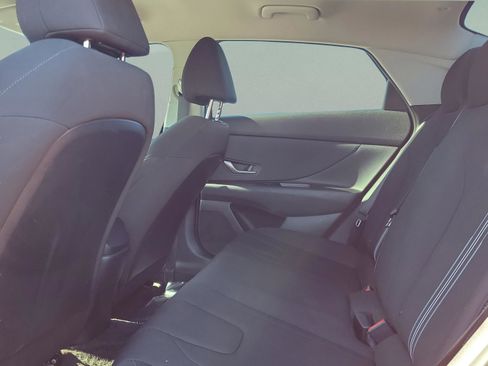 Used 2022 Hyundai Elantra SEL w/ Convenience Package image 10