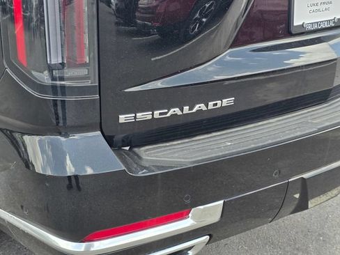 New 2026 Cadillac Escalade ESV Platinum Luxury AWD/4WD image 11